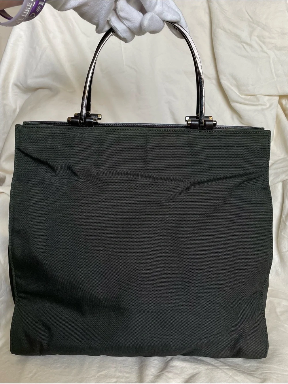 Gucci Authentic Vintage Dark Black-Green Handbag with Metallic Handles - Picture 5 of 17